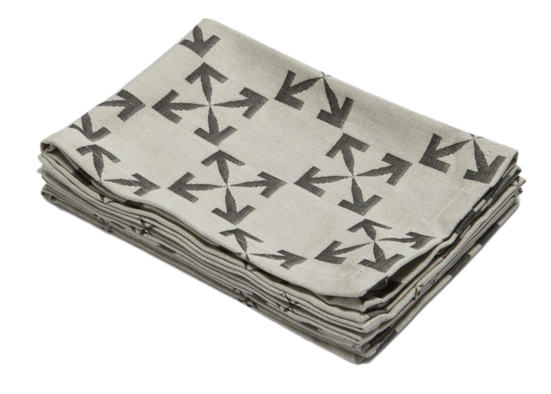 OFF-WHITE Arrow Pattern Table Mat (Set of 4)