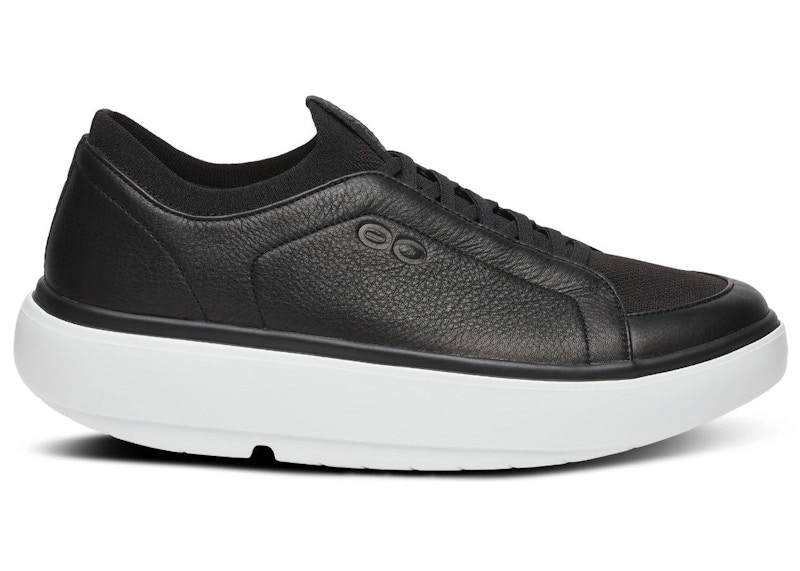 OOFOS Club+ Slip-On White/Black
