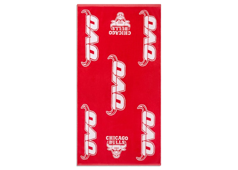 Pre-owned Ovo X Nba Bulls Sideline Towel In Red