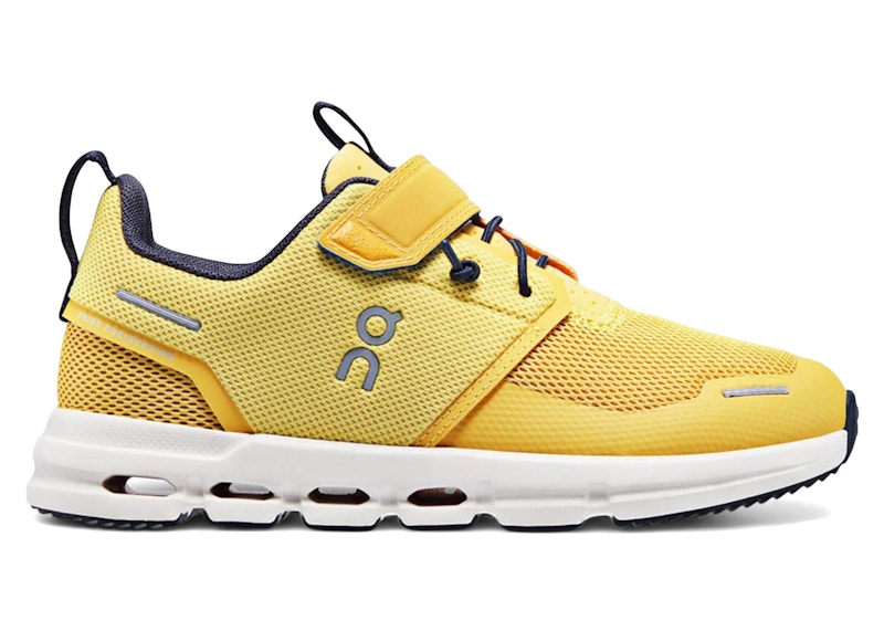 On Running Cloud Play Sneakers in Mustard/White