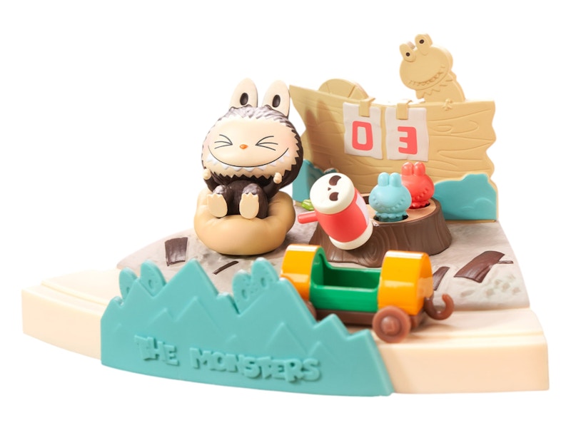 Pop Mart Labubu The Monsters Playing Games Series Scene Fun Battle