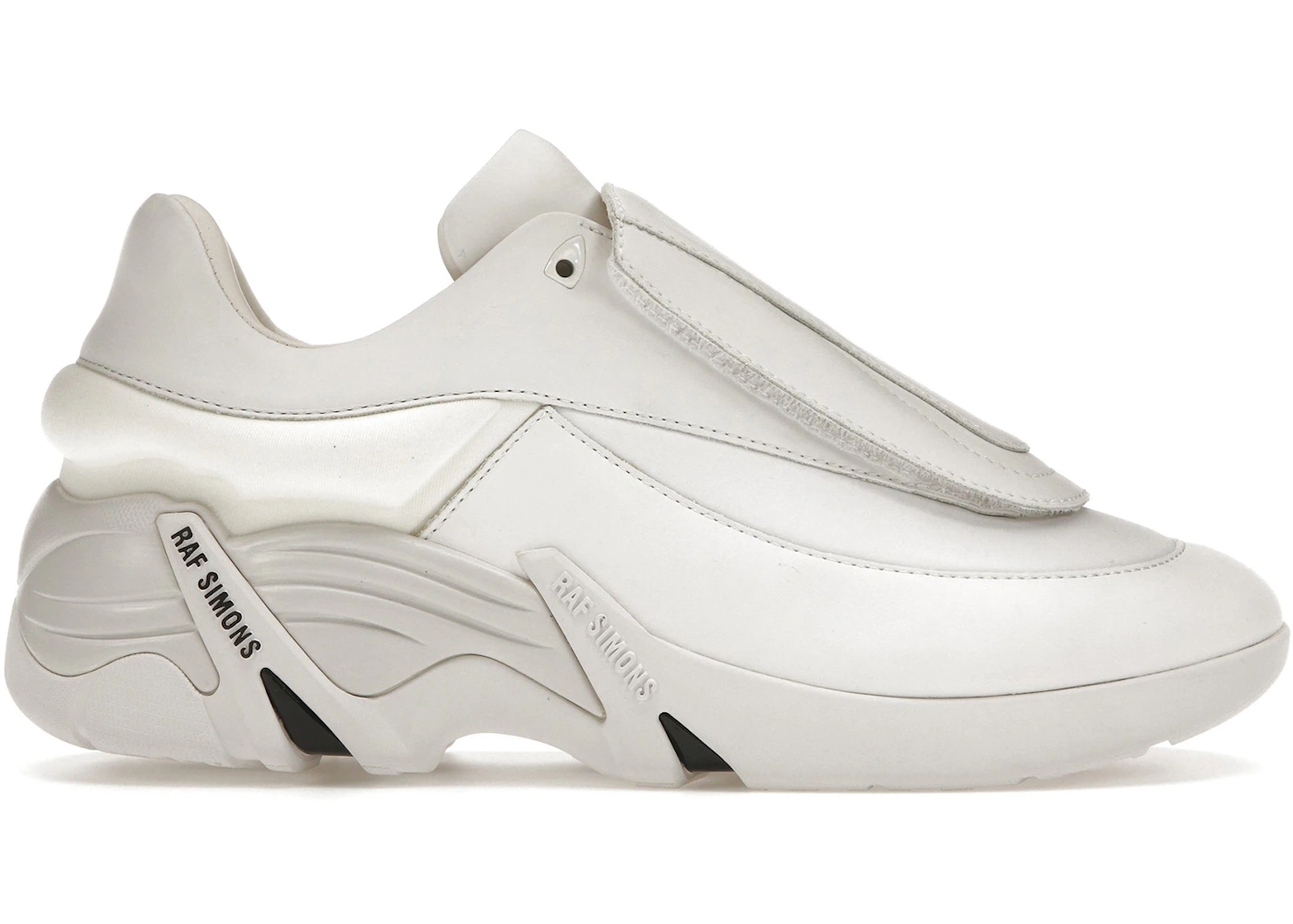 Therapie Luxus Garage Raf Simons Antei Machen Sie Ein Foto Syndrom therapie-luxus-garage-raf-simons-antei-machen-sie-ein-foto-syndrom