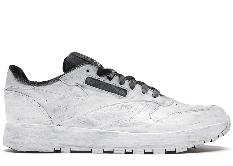 Maison Margiela × REEBOK CLASSIC TABI 27 | horsemoveis.com.br