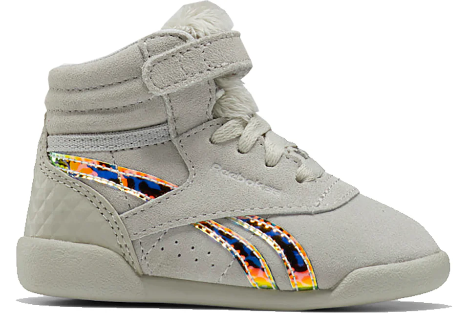 Reebok Freestyle Hi DC Wonder Woman Grey TD 1 4 a os FW4680 ES