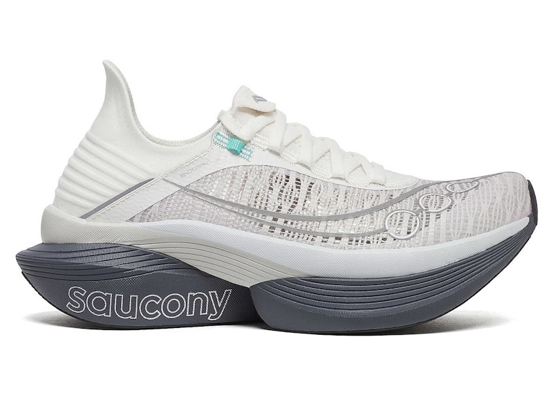 Pre-owned Saucony Men's Endorphin Elite 2 Sneakers In Fog/cinder In Gray