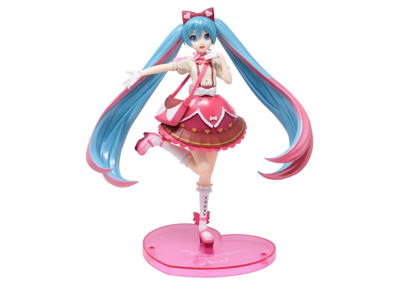 SEGA Hatsune Miku Ribbon Heart Super Premium Action Figure Pink - US