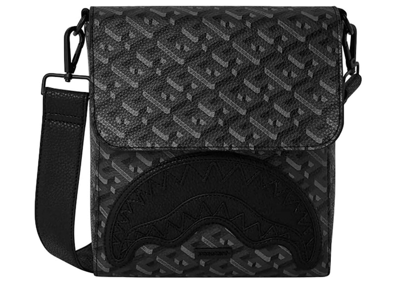 国内発送【SPRAYGROUND】MESSENGER SLING BAG Sprayground MACHINE FRANCAISE MESSENGER SLING