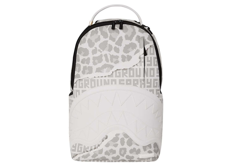 Sprayground Leopard Burner Embossed DLXSV Backpack WeiB Grau FW24 DE