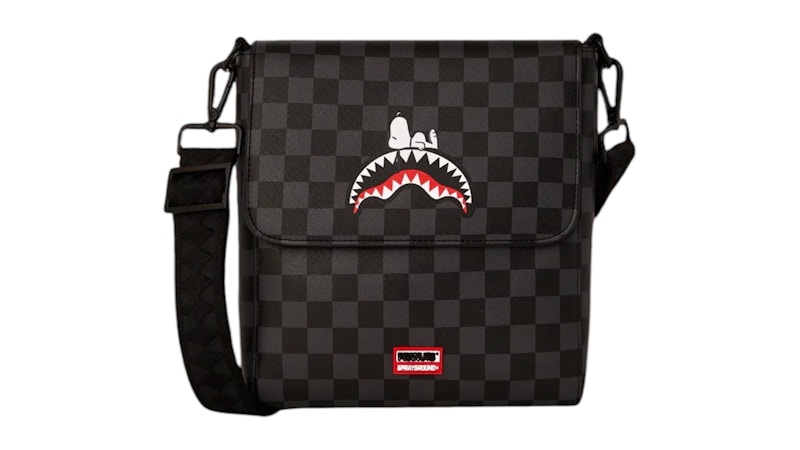 sprayground/スヌーピーメッセンジャースリングショルダーバッグ Sprayground Snoopy Day Off Messenger Sling Bag Multicolor