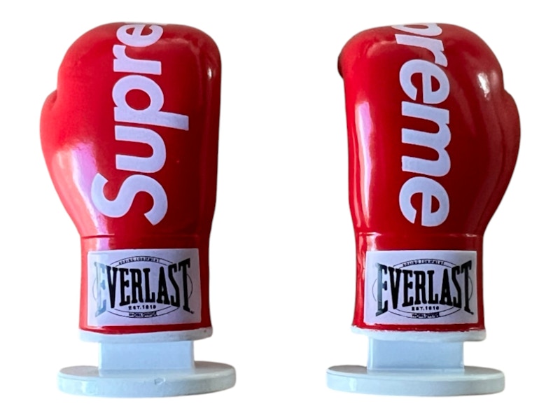 Supreme Bandai Gashapon Mini Everlast Boxing Gloves - US