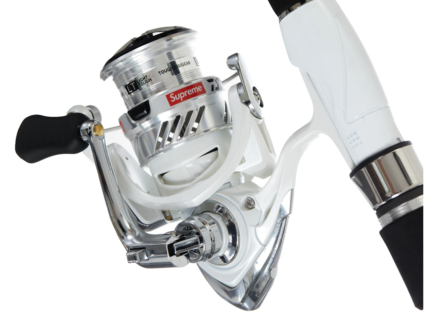 Supreme Daiwa DV1 Fishing Rod and Reel White SS23 US Supreme Daiwa DV1 Fishing Rod and Reel White SS23 US