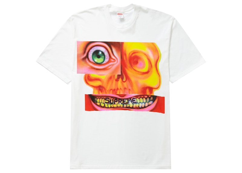 Supreme store faces tee