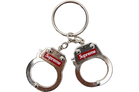 Supreme Handcuffs Keychain Silver FW17 US - Main Image