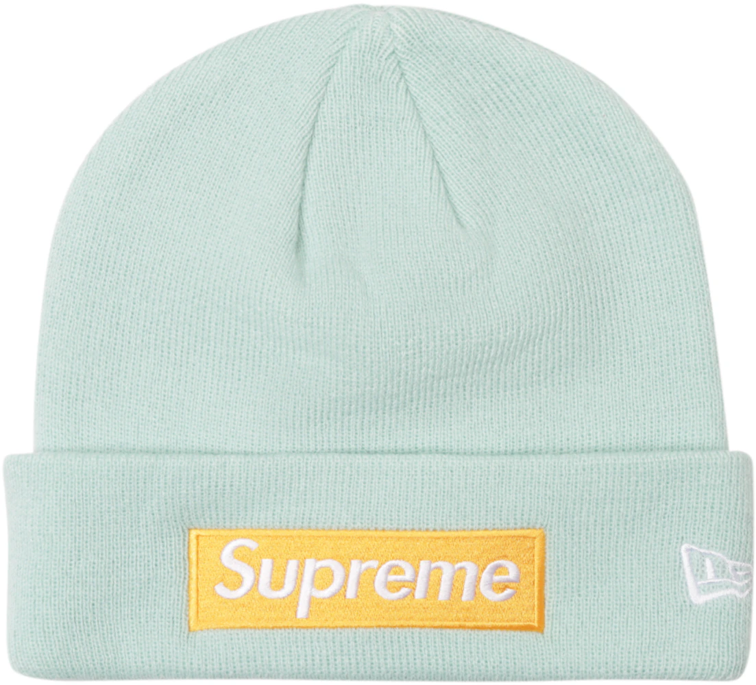 The classic Supreme logo now in its Box Wool fitted hat! Perfect