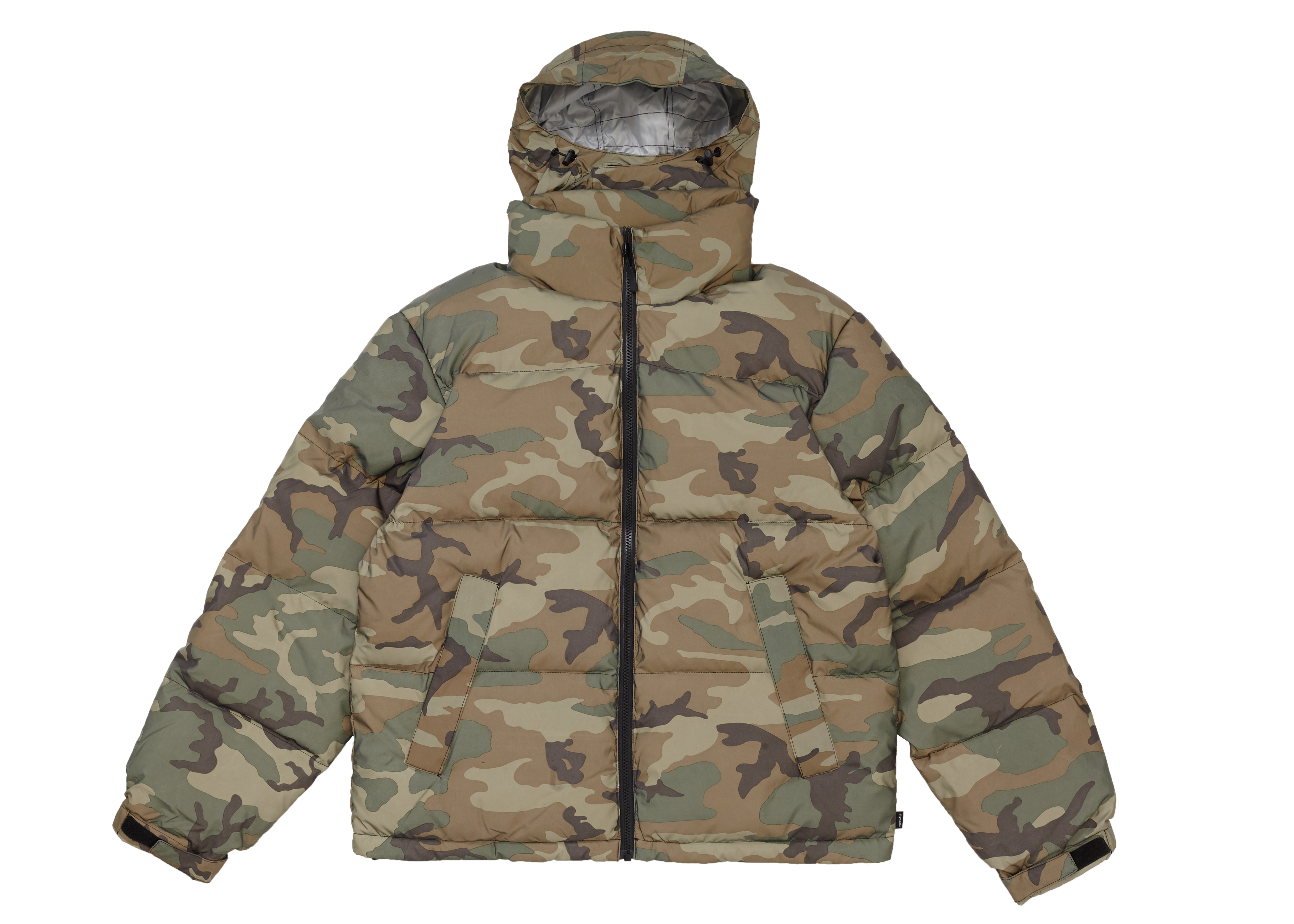 Supreme camo 2025 down jacket