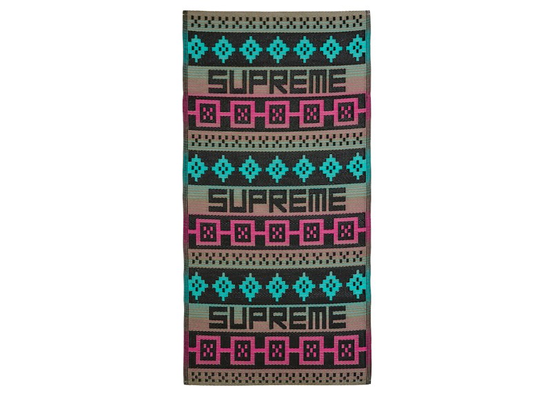 Supreme Sosenap Plastic Mat Multicolor