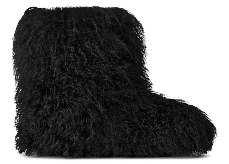 UGG Pre-owned Classic Short Fluff Momma Boot (women's) Sneakers In Black