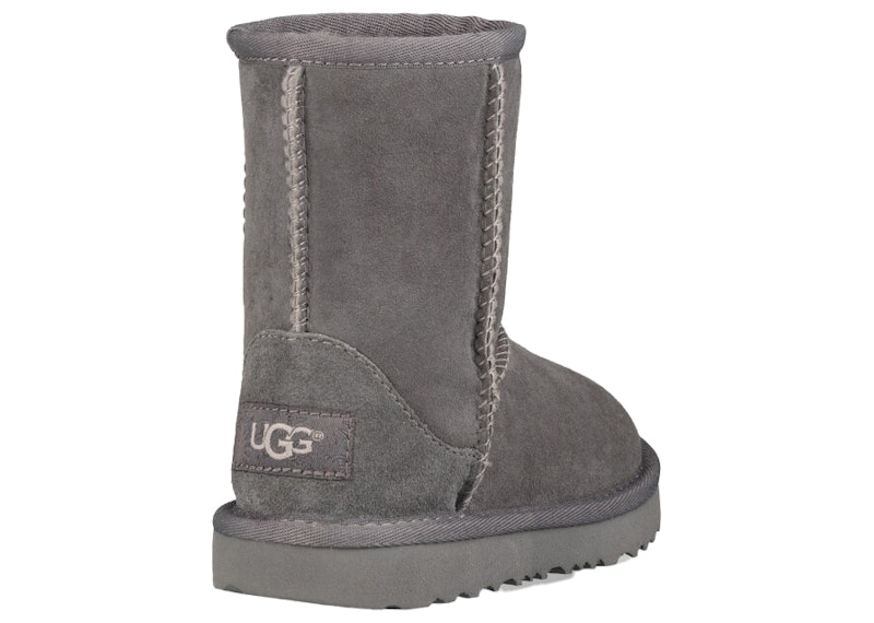 Ugg classic clearance short 2 grey