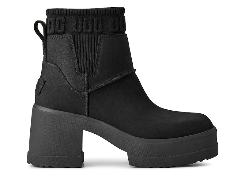 Pre-owned Ugg Moxy Chelsea Boot (women's) Sneakers In Black