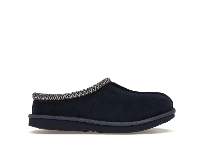 Navy on sale ugg slippers