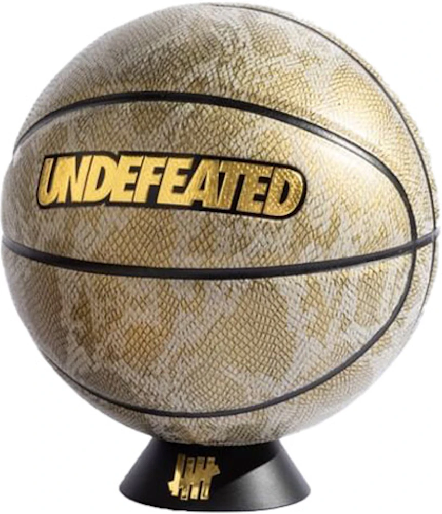 Undefeated Nike Kobe "Hall of Fame" Metallic Snake Basketball - US