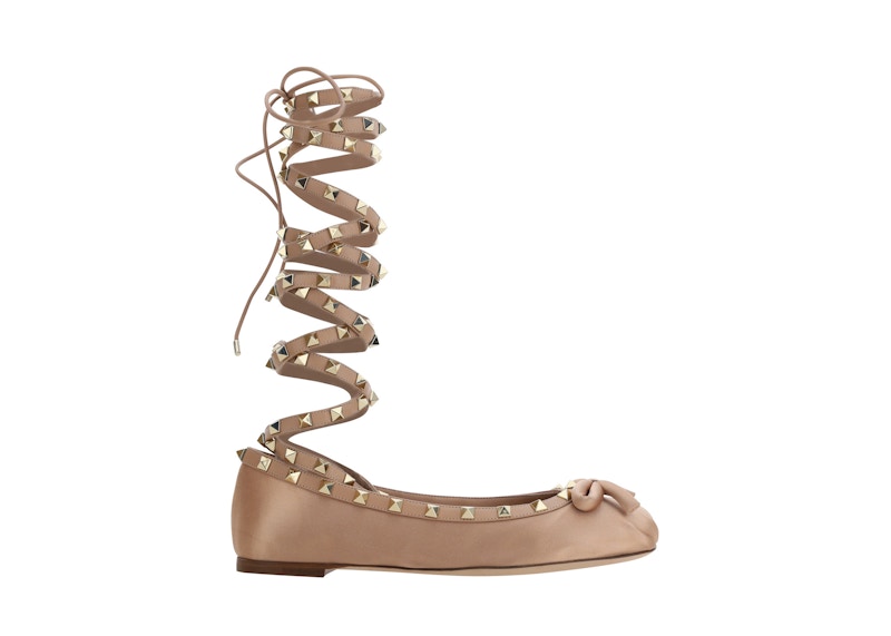 Pre-owned Valentino Garavani Garavani Rockstud Ballerinas (women's) Sneakers In Beige