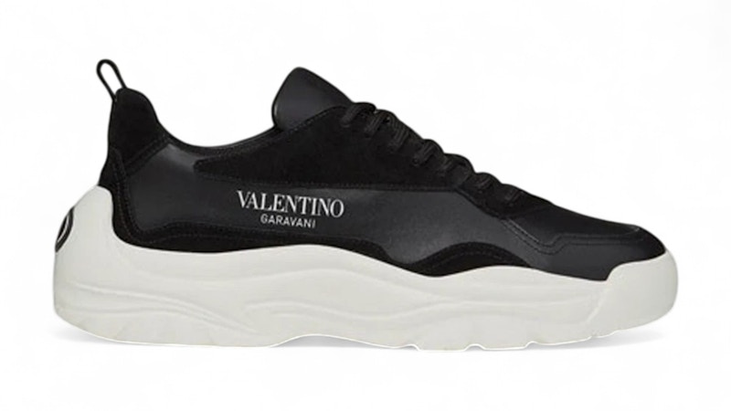 ☆韓国の人気☆【VALENTINO】☆GUMBOY SNEAKERS スニーカ.ー☆ Valentino Gumboy Calfskin Sneakers Black White Men's