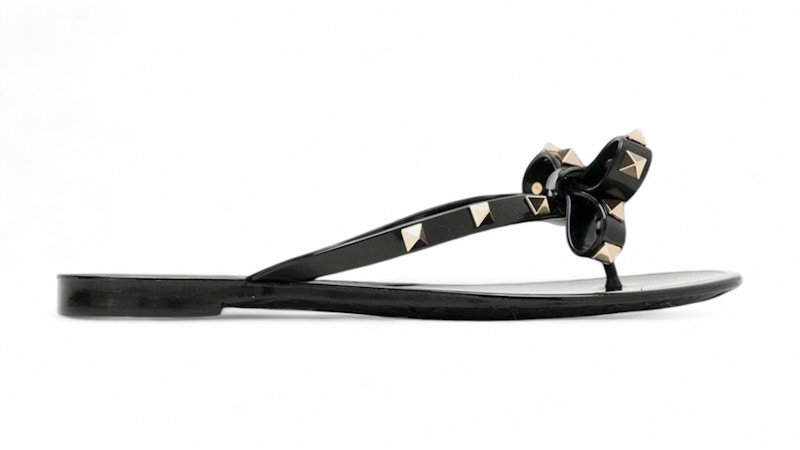 【送関込】VALENTINO☆ヴァレンティノ Rockstud thong Valentino Garavani Valentino Garavani 'Rockstud' Thong