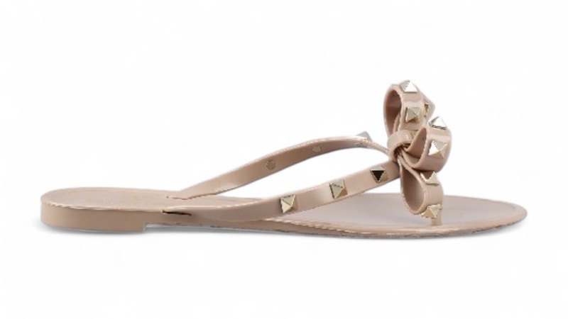Valentino Rubber Rockstud Thong Pale Pink (Women's