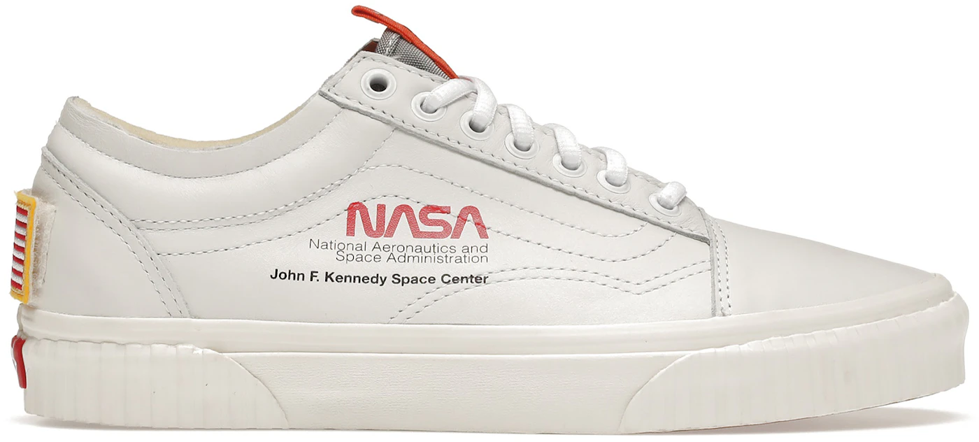 eerste Dakraam Bij Vans Old Skool NASA Space Voyager True White Men's -  VN0A38G1UP9/VN0A38G1UP91 - US