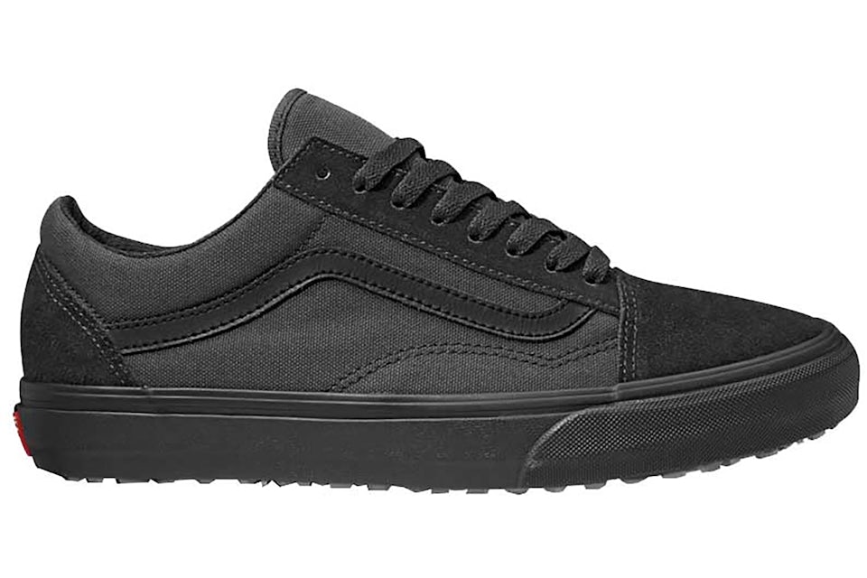 Old skool triple black 2025 vans
