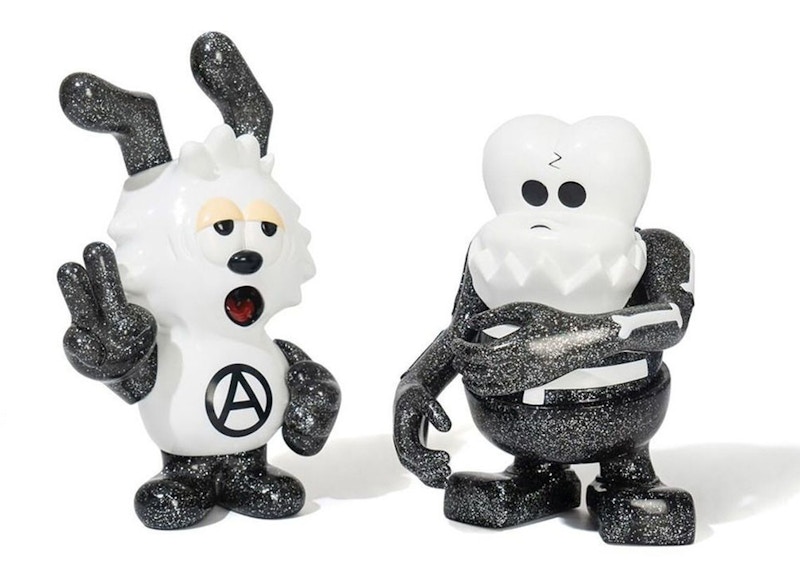 Verdy x Bounty Hunter Vick and Skull-Kun Figure (Set of 2) White