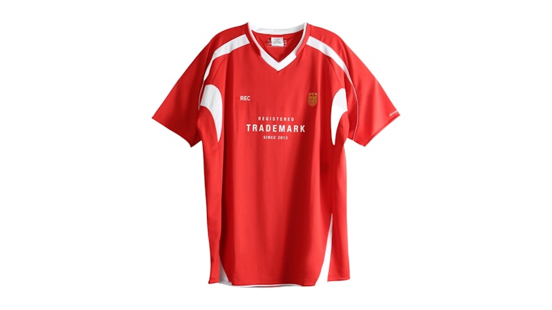 【関税込み】VETEMENTS レッド 'Trademark' Football ジャージー VETEMENTS: レッド 'Trademark' Football ジャージー | SSENSE 日本