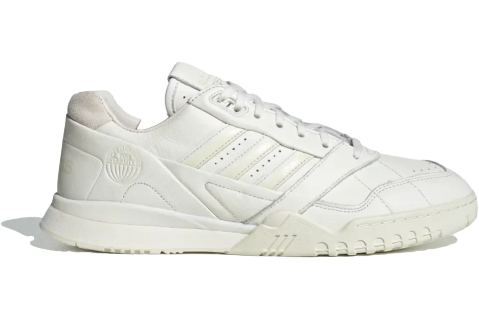 White sales adidas trainers