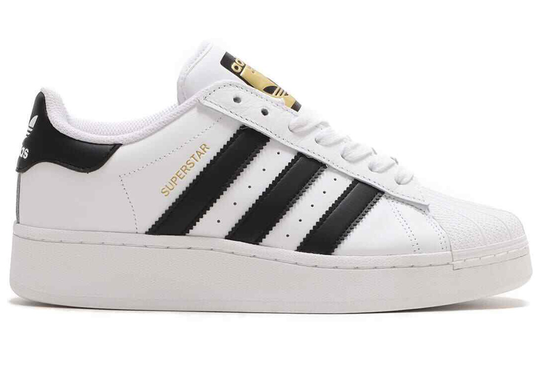 Black and white outlet adidas superstars sale