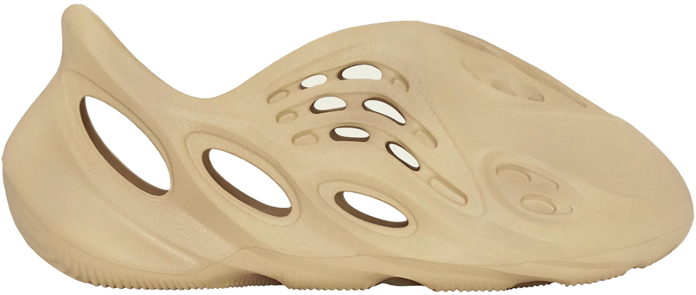 Adidas Yeezy Desert Sand Foam Slides - Farfetch