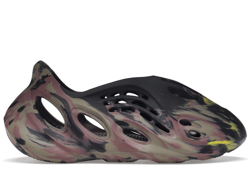 アディダス YZY FOAM RNR CARBON-