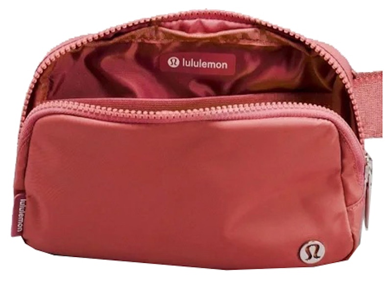 Lululemon Everywhere Belt Bag Crossbody Bag Brier Rose in Waterproof