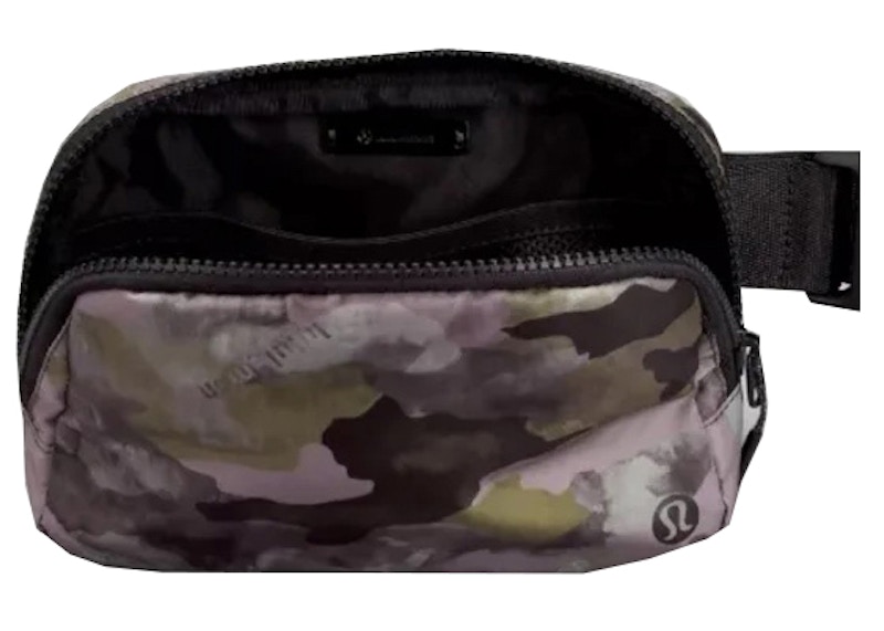 Lululemon camo crossbody cheap bag