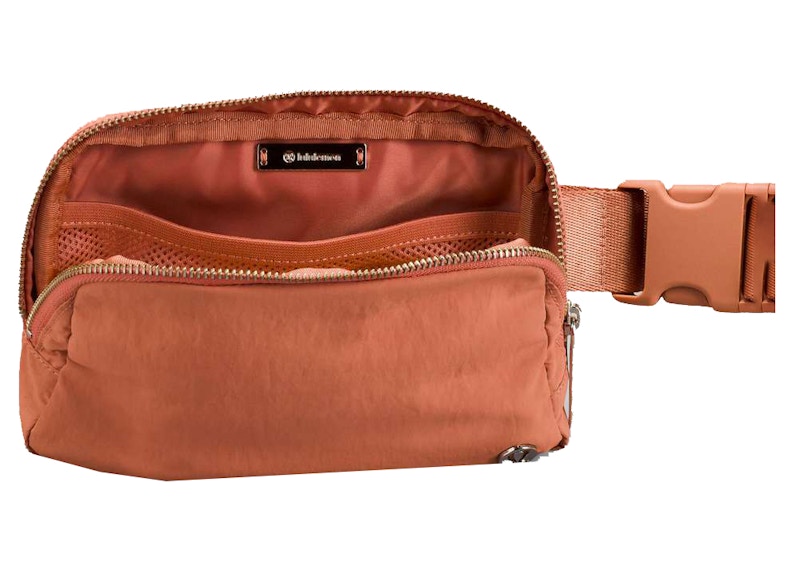 Lululemon Everywhere Belt Bag Crossbody Bag Pink Savannah in Waterproof