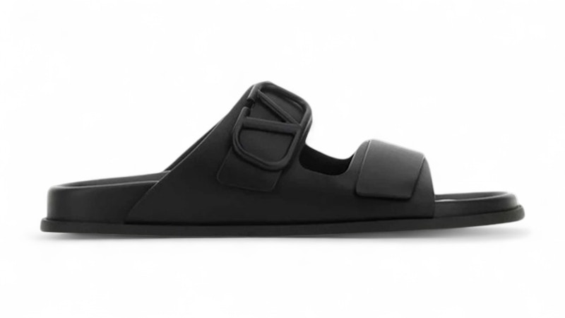 VALENTINO VLTN ロゴ エンボス スリッパ Valentino Garavani VLTN slip-on Sneakers | Black | FARFETCH